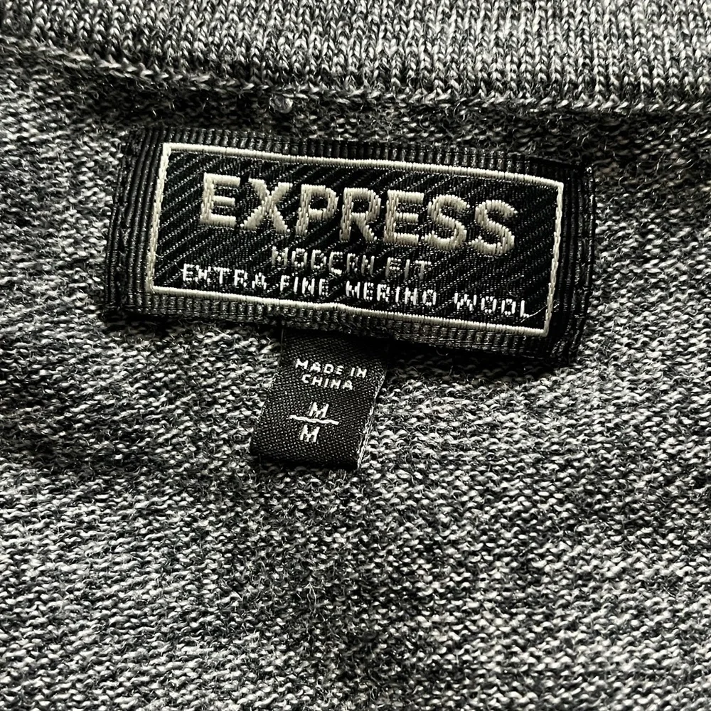 Express Merino Wool V-neck Sweater in Gray Size Medium